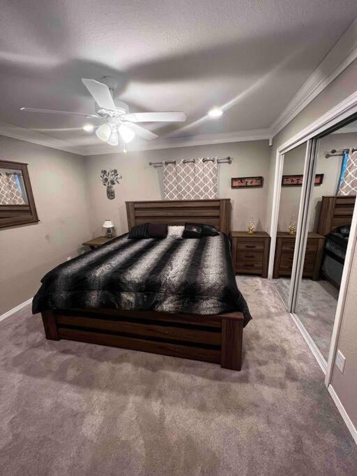 2 Bedroom Luxury Home.. Wooden Floors And Ceilings ดัลลัส ภายนอก รูปภาพ